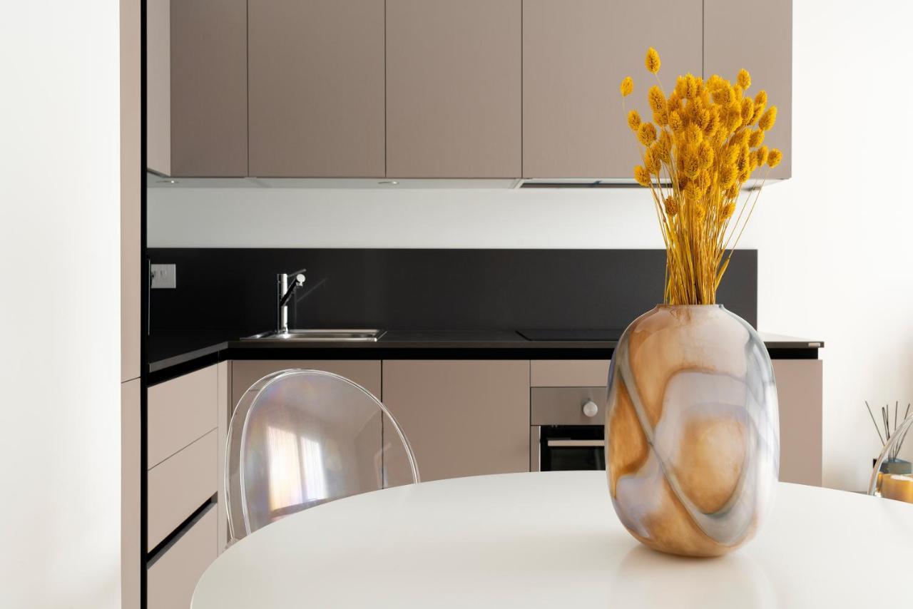 Apartamento Tolomeo Milán Exterior foto